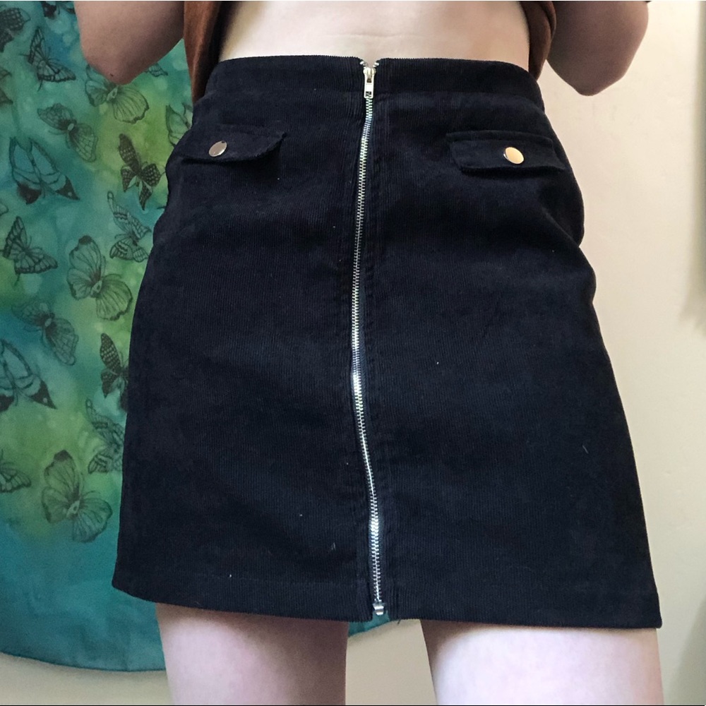 zip up miniskirt 🖤